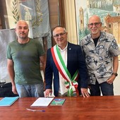 La nuova Giunta e, sotto, le immagini del primo Consiglio