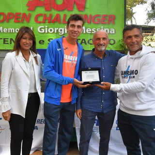Il Tennis Sanremo premiato ieri durante il Challenger Aon a Genova per la promozione in Serie B