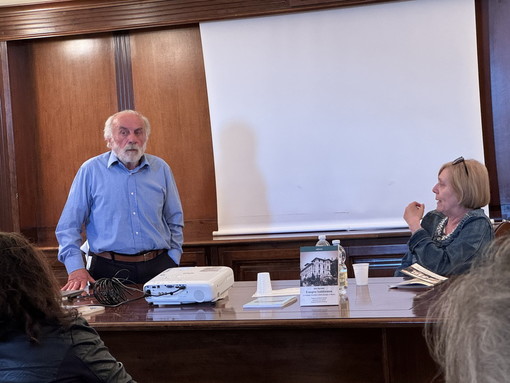 Sanremo: sabato scorso alla Pinacoteca di Coldirodi la presentazione del libro di Enzo Barnabà (Foto) Sanremo: sabato scorso alla Pinacoteca di Coldirodi la presentazione del libro di Enzo Barnabà (Foto)