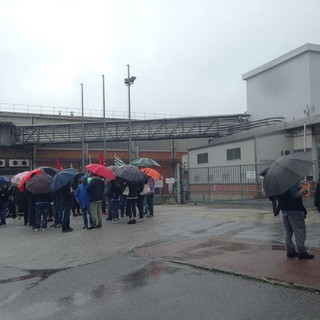 Fossano: alla Agnesi stamane la protesta dei lavoratori contro gli esuberi, c'è anche un imperiese (Foto e Video) Fossano: alla Agnesi stamane la protesta dei lavoratori contro gli esuberi, c'è anche un imperiese (Foto e Video)