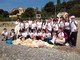 Sanremo: gli studenti della Primaria 'Gigi Ghirotti' ieri sulla spiaggia di Bussana per il 'Plogging'