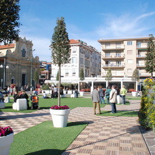 Sanremo: lettore "Può piacere o non piacere ma piazza Colombo è sempre piena di bambini che giocano!"