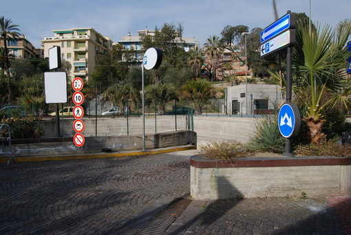 Sanremo: dopo tanto tempo riapre il parcheggio alla stazione ferroviaria ma solo per 50 auto