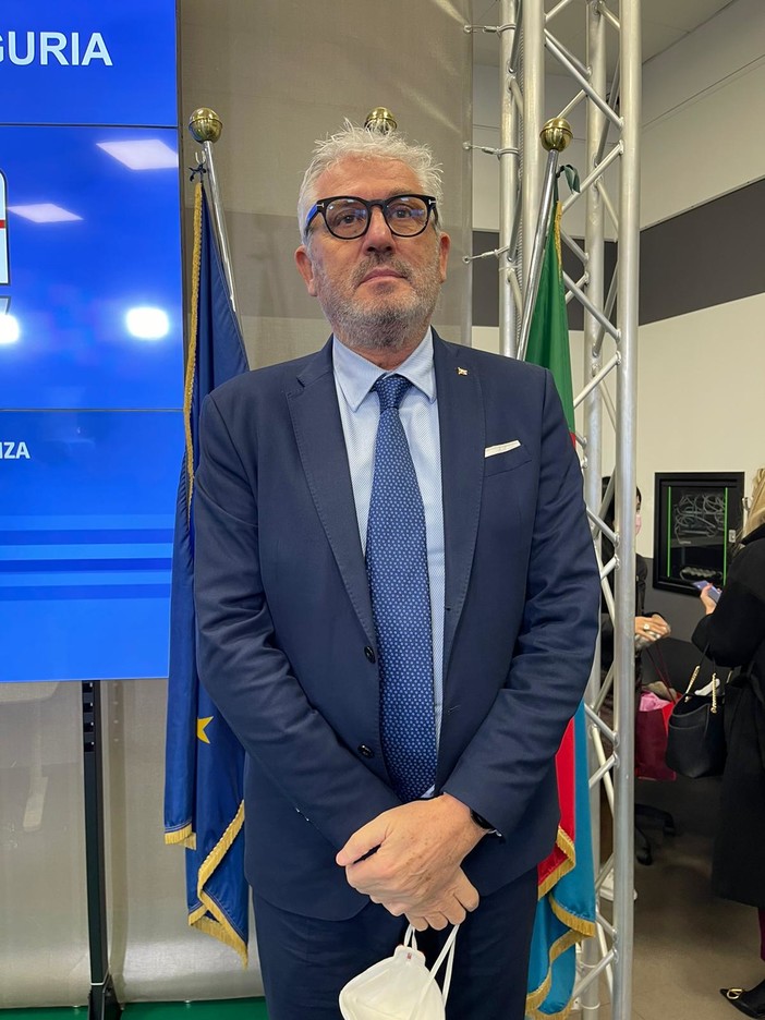 Sanità: primo consiglio regionale per il neo assessore Angelo Gratarola, Toti "Professionista e interlocutore valido per l'assemblea" Sanità: primo consiglio regionale per il neo assessore Angelo Gratarola, Toti "Professionista e interlocutore valido per l'assemblea"