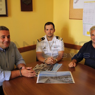 Sanremo: 750 metri di ringhiera per mettere in sicurezza il camminamento di Porto Vecchio (foto) Sanremo: 750 metri di ringhiera per mettere in sicurezza il camminamento di Porto Vecchio (foto)
