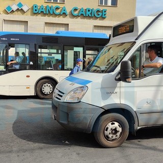 Autobus della Riviera Trasporti bollenti, ragazza colta da malore