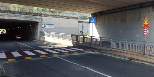 Taggia Arma, realizzato il passaggio pedonale vicino alla stazione dopo le segnalazioni dei pendolari (Foto)
