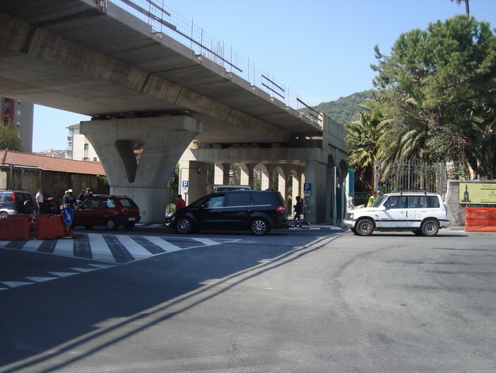 Imperia: chiusura del parcheggio di Castelvecchio, l'appello dei residenti al Commissario del Comune Imperia: chiusura del parcheggio di Castelvecchio, l'appello dei residenti al Commissario del Comune