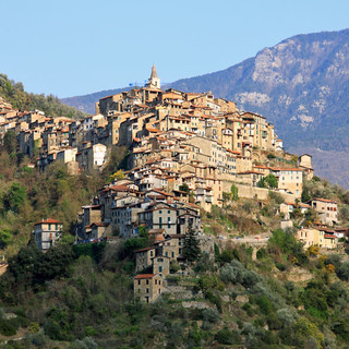 Apricale è l'unico borgo della Liguria inserito nella promozione degli 'Italian Villages' di AirBnb