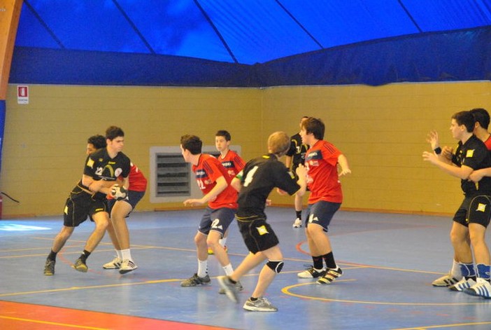 Pallamano: troppo Cologne per il Ventimiglia, frontalieri battuti nell’esordio in serie A2 Pallamano: troppo Cologne per il Ventimiglia, frontalieri battuti nell’esordio in serie A2