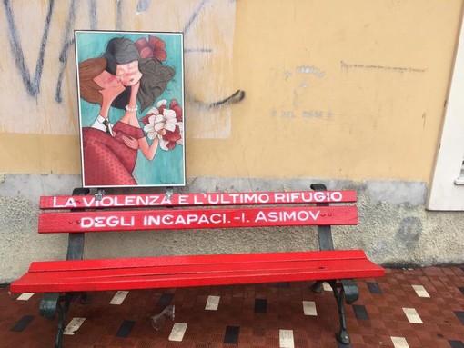 Ventimiglia: panchine rosse contro la violenza sulle donne sabato prossimo l’inaugurazione