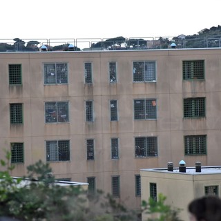 Sanremo: ennesima aggressione in carcere, agente picchiato brutalmente da un detenuto che voleva uscire dalla cella Sanremo: ennesima aggressione in carcere, agente picchiato brutalmente da un detenuto che voleva uscire dalla cella