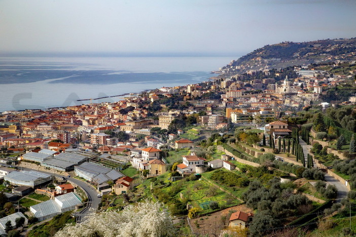 Sanremo: il comune assume tre operai a tempo pieno e indeterminato per la manutenzione delle strade Sanremo: il comune assume tre operai a tempo pieno e indeterminato per la manutenzione delle strade