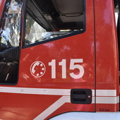 Due principi di incendio all'Unieuro di Camporosso e al Bennet di Pontedassio, danni limitati