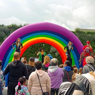 Imperia: centinaia di partecipanti oggi al parco urbano per il picnic e i giochi di Pasquetta (Foto)