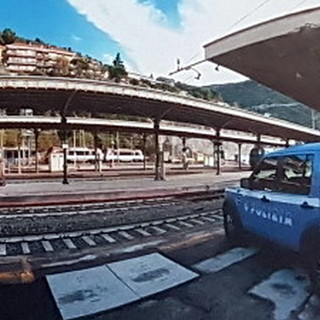 Ventimiglia: arrestato dalla Polizia un rapinatore seriale che aveva colpito alla stazione Termini di Roma