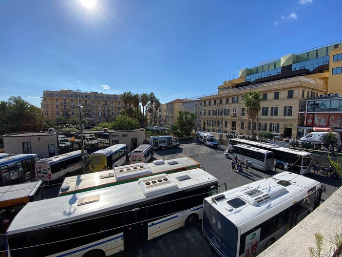 Ore 14: rientrato lo sciopero della Riviera Trasporti, rassicurazioni ai dipendenti per gli stipendi