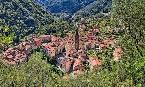 Pigna, dopo mesi di attesa la strada viene finalmente riasfaltata: merito di un intervento della Polizia Provinciale