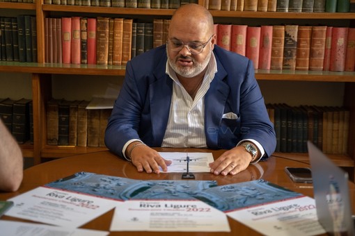 Il 22 settembre torna il Premio Riva Ligure 2022: le chiavi della città alla Polizia di Stato (Video) Il 22 settembre torna il Premio Riva Ligure 2022: le chiavi della città alla Polizia di Stato (Video)