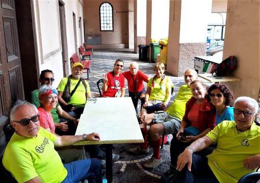 Grande partecipazione alla terza passeggiata tra i borghi di Pontedassio dell'associazione 'Madonna della Neve per il Cenacolo' (Foto)