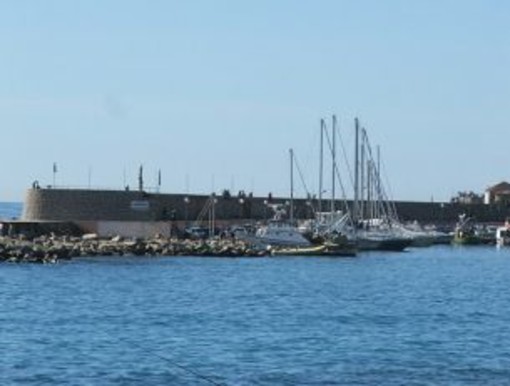 Bordighera: un mosaico sulla parete interna della diga foranea del porticciolo turistico, la Giunta approva il progetto definitivo Bordighera: un mosaico sulla parete interna della diga foranea del porticciolo turistico, la Giunta approva il progetto definitivo