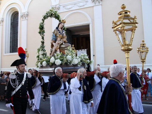Diano Marina: Madonna del Carmine, questa sera la Processione in mare Diano Marina: Madonna del Carmine, questa sera la Processione in mare