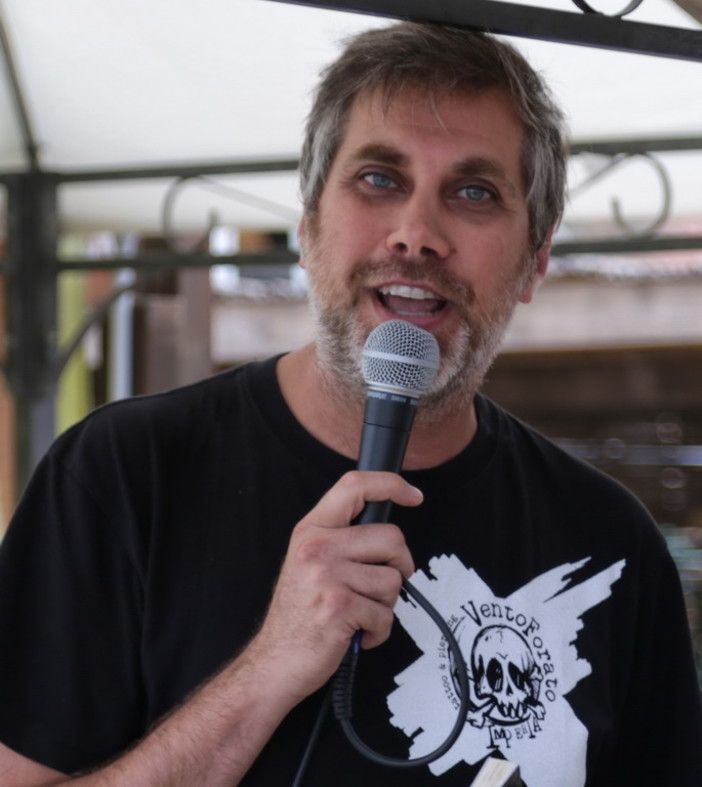 Triora: domani al "1°Festival del libro e degli scrittori liguri" anche Paolo Fittipaldi, autore di Camera Cafè e di un libro Mondadori in uscita Triora: domani al "1°Festival del libro e degli scrittori liguri" anche Paolo Fittipaldi, autore di Camera Cafè e di un libro Mondadori in uscita