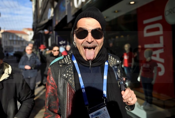 #Sanremo2020: con la 'linguaccia' di Piero Pelù sono partite le prove all'Ariston, attesa per Junior Cally (Foto)