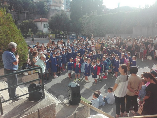Sanremo: primo giorno di scuola alla Primaria 'Asquasciati', docenti e alunni al plesso Nobel