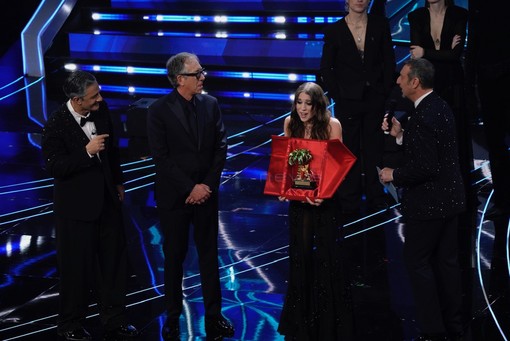 È un 74° Festival di Sanremo da record: tra i giovani share all'85,2% È un 74° Festival di Sanremo da record: tra i giovani share all'85,2%