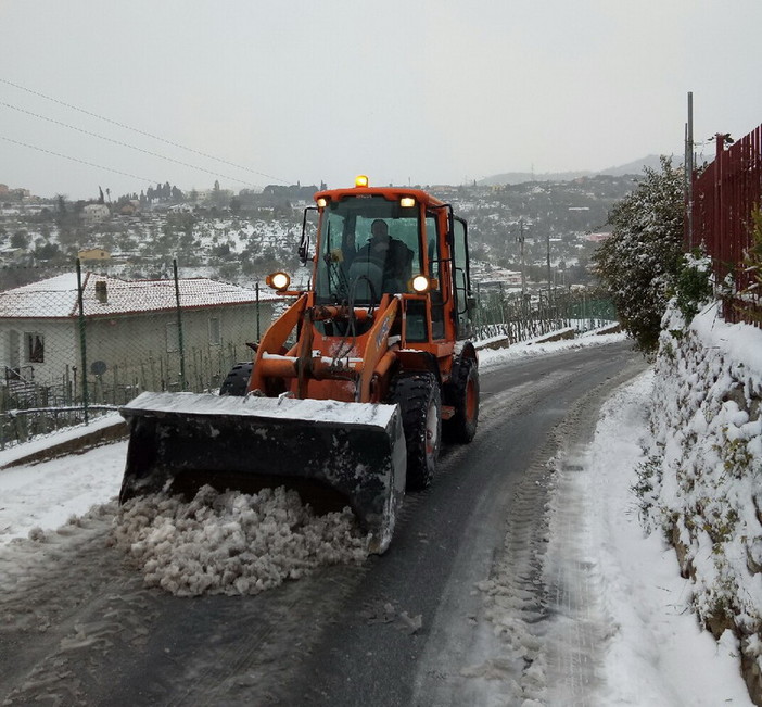 Diano San Pietro: i Consiglieri di minoranza ringraziano chi si è adoperato per la pulizia delle strade Diano San Pietro: i Consiglieri di minoranza ringraziano chi si è adoperato per la pulizia delle strade