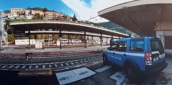 Ventimiglia: arrestato dalla Polizia un rapinatore seriale che aveva colpito alla stazione Termini di Roma