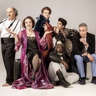 Commedia dal titolo ‘Pigiama per sei’ con Antonio Cornacchione, Max Pisu, Laura Curino e Rita Pelusio al Palazzo del Parco di Bordighera