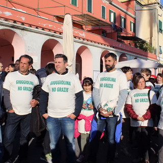 Una delle proteste del Comitato 'Salva Taggiasca' Una delle proteste del Comitato 'Salva Taggiasca'
