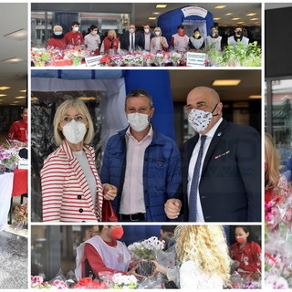 Quando Croce Rossa Italiana chiama i sanremesi rispondono, successo per l’iniziativa ‘Banchetto Fiorito’ (foto)