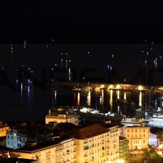 Sanremo: rotta su St. Tropez, ecco lo spettacolo della partenza notturna. Stanotte al via la 'Giraglia' (Foto)