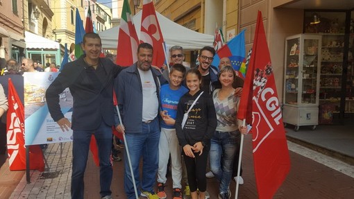 Imperia: questa mattina in via San Giovanni un Presidio dei sindacati per lavoro, pensioni e sanità (Foto) Imperia: questa mattina in via San Giovanni un Presidio dei sindacati per lavoro, pensioni e sanità (Foto)
