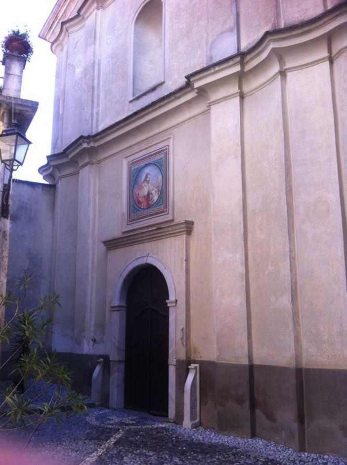 Castel Vittorio, bruciò la foto del Papa: al posto di Don Andrea arriva Don Battista da Vallecrosia Castel Vittorio, bruciò la foto del Papa: al posto di Don Andrea arriva Don Battista da Vallecrosia