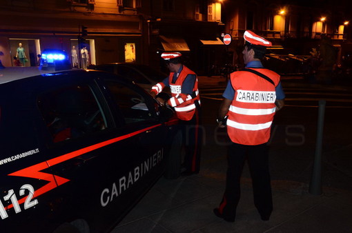 Sanremo: 21enne minacciata con il coltello in via Martiri, si cercano testimoni