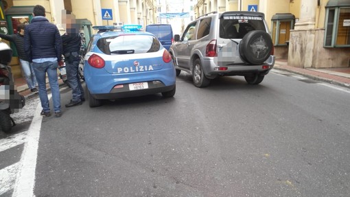 Imperia: importunavano i clienti dei negozi di via Bonfante, due persone identificate dalla polizia Imperia: importunavano i clienti dei negozi di via Bonfante, due persone identificate dalla polizia