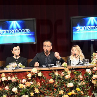 #Sanremo 2015: Arisa ed Emma Marrone"Siamo felici di essere 'vallette' e non 'co-conduttrici'!"
