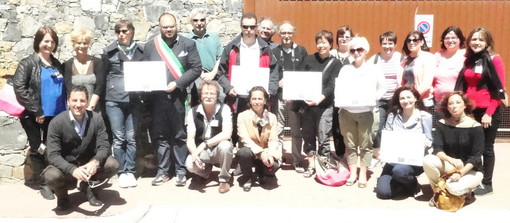 L'Istituto Comprensivo di Riva Ligure e San Lorenzo al Mare diventa giardino europeo ed accoglie i partners del progetto Comenius Arboretice L'Istituto Comprensivo di Riva Ligure e San Lorenzo al Mare diventa giardino europeo ed accoglie i partners del progetto Comenius Arboretice