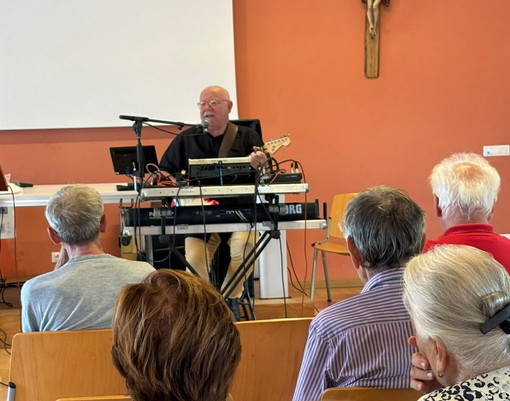 Ventimiglia, quattro pomeriggi tra musica e canto con Auser: appuntamento al salone accanto al chiostro di Sant’Agostino Ventimiglia, quattro pomeriggi tra musica e canto con Auser: appuntamento al salone accanto al chiostro di Sant’Agostino