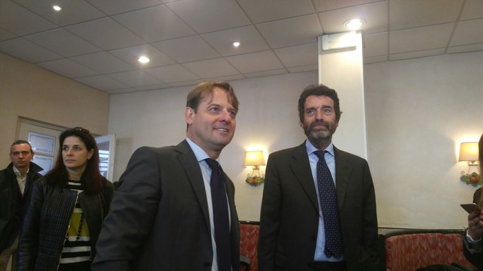 Elezioni comunali a Imperia: è il giorno della presentazione di Luca Lanteri. "La città è caduta in basso. Insieme la risolleveremo" (Foto e video) Elezioni comunali a Imperia: è il giorno della presentazione di Luca Lanteri. "La città è caduta in basso. Insieme la risolleveremo" (Foto e video)