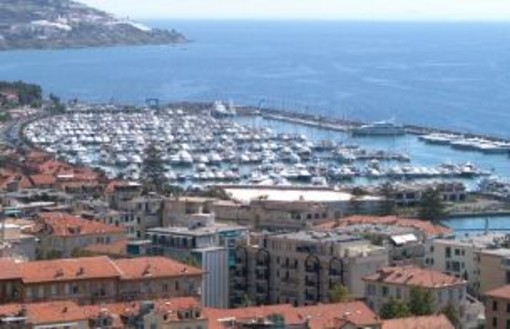 Confcommercio lancia un appello a Portosole: “Passaggi pedonali aperti nelle ore diurne nel quartiere San Martino a Sanremo”