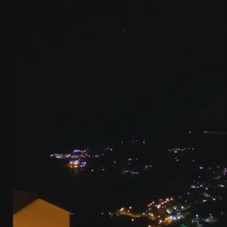 Punto lampeggiante nel cielo ripreso ieri sera da un nostro lettore che chiede "C'è una spiegazione?" (Video)