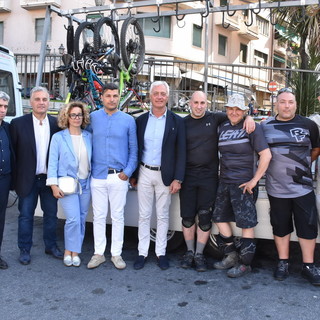 Sanremo: ripreso questa mattina il servizio di navette per i bikers verso San Romolo, un volano per il turismo (Foto e Video)