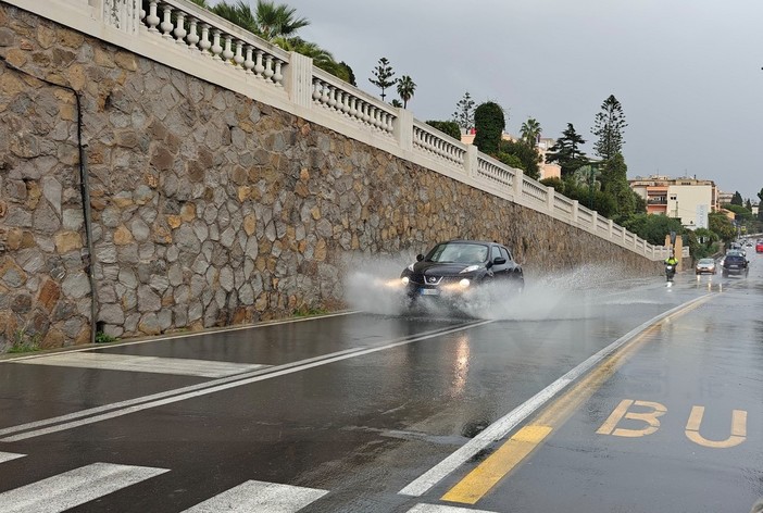 Maltempo sul Ponente: nevicate nell'entroterra di Savona e nel cuneese, sulla nostra provincia forte vento dopo le piogge