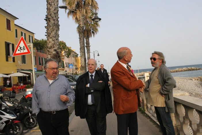 Imperia: fitta agenda di impegni elettorali per il candidato sindaco del centro destra Erminio Annoni quest'oggi Imperia: fitta agenda di impegni elettorali per il candidato sindaco del centro destra Erminio Annoni quest'oggi