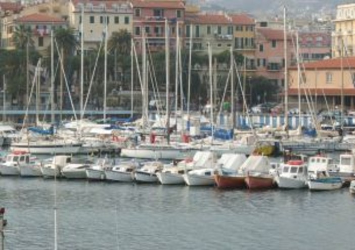 Sanremo: liquami maleodorandi al Porto Vecchio, lettore auspica un pronto intervenrto Sanremo: liquami maleodorandi al Porto Vecchio, lettore auspica un pronto intervenrto
